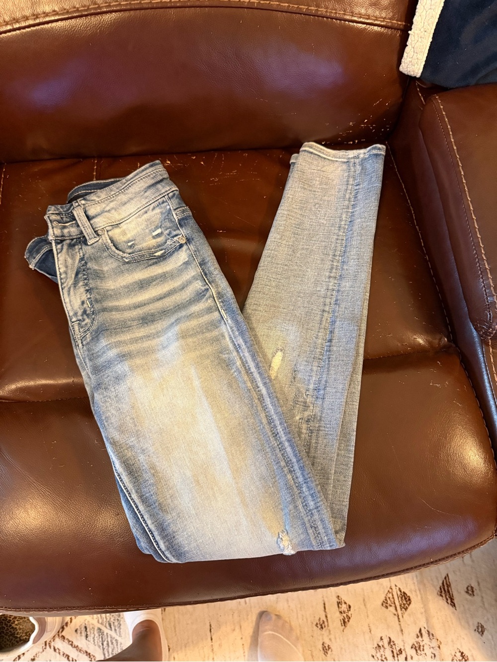 Buckle Black Light Wash Women’s Skinny Jeans - Classic Stretch